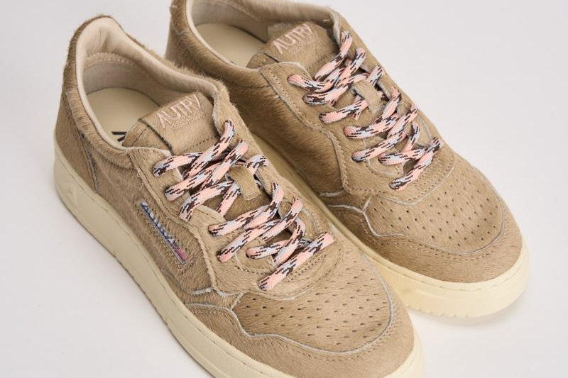 Sneakers donna Medalist suede beige AULW PE01 AUTRY 