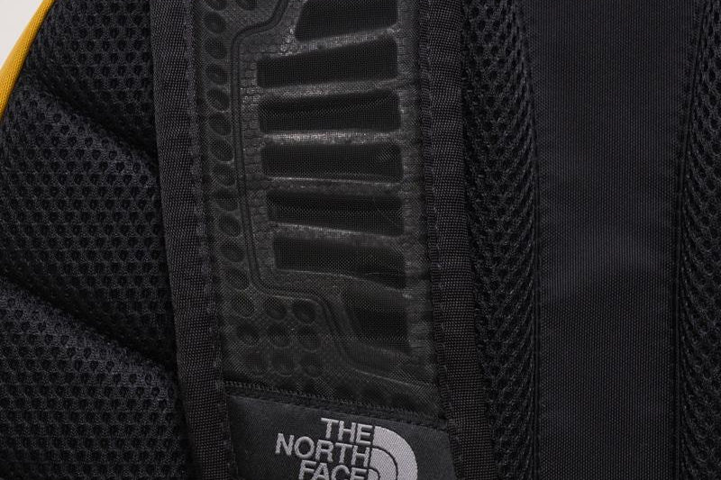 Zaino uomo Borealis Classic giallo NF00CF9C 4WP1 THE NORTH FACE 