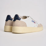 Sneakers uomo Medalist low in suede beige e blu AULM LS28 AUTRY 