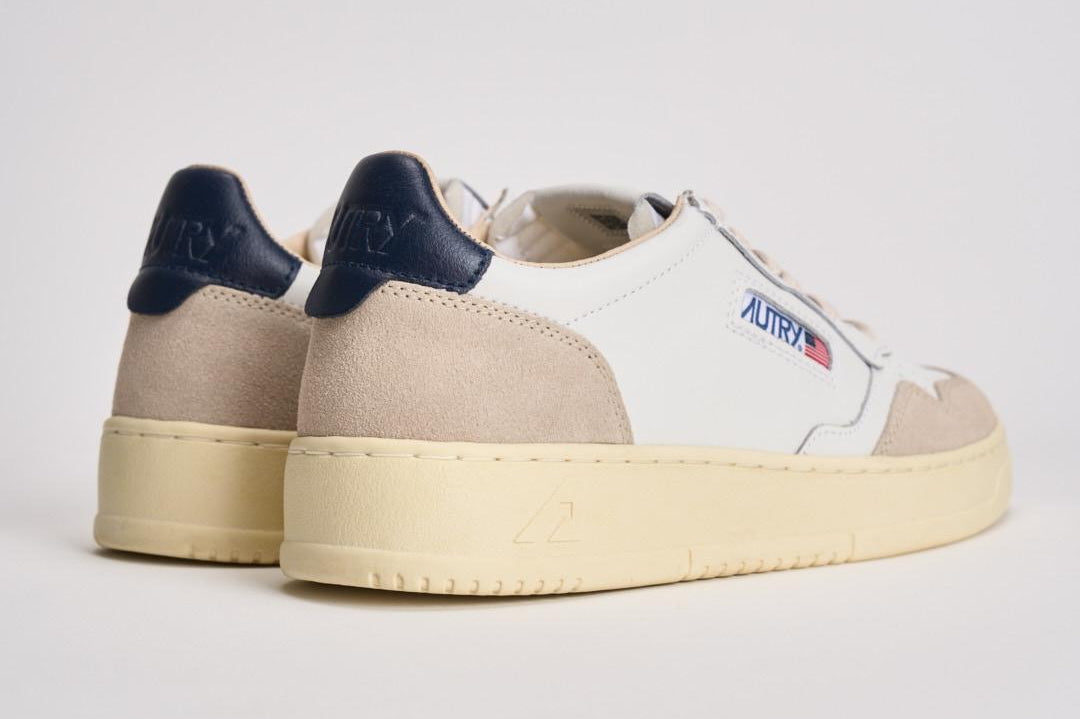 Sneakers uomo Medalist low in suede beige e blu AULM LS28 AUTRY 