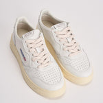 Sneakers donna medalist low in pelle bianca AULW LL15 AUTRY 