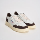 Sneakers uomo Medalist Low in suede bianca e marrone AULM FT19 AUTRY 