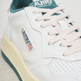 Sneakers uomo Medalist panna e verde AULM VS06 AUTRY 