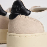 Sneakers donna medalist low in suede e nera AULW LS21 AUTRY 