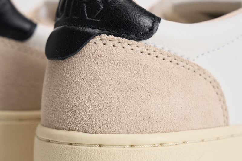 Sneakers donna medalist low in suede e nera AULW LS21 AUTRY 