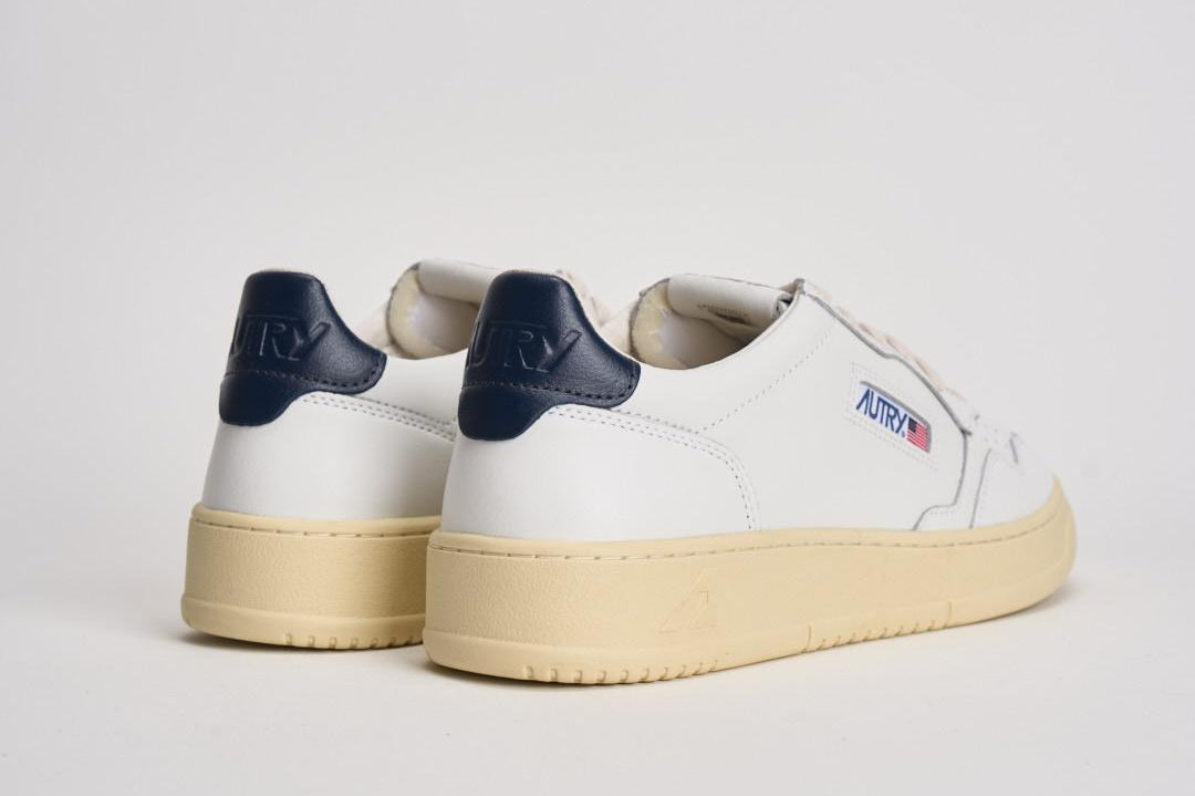 Sneakers uomo Medalist bianca e blu AULM LL12 AUTRY 
