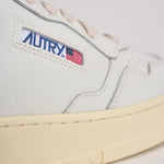 Sneakers uomo Medalist low bianca e arancione AULM LL26 AUTRY 