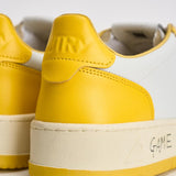 Sneakers uomo Medalist Low bianca e gialla AULM BH01 AUTRY 
