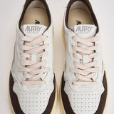 Sneakers uomo Medalist Low in suede bianca e marrone AULM FT19 AUTRY 