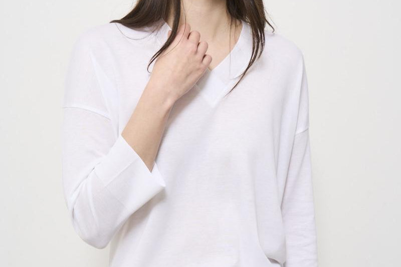 Maglia donna bianca scollo a V JV000015D 1000 HERNO 