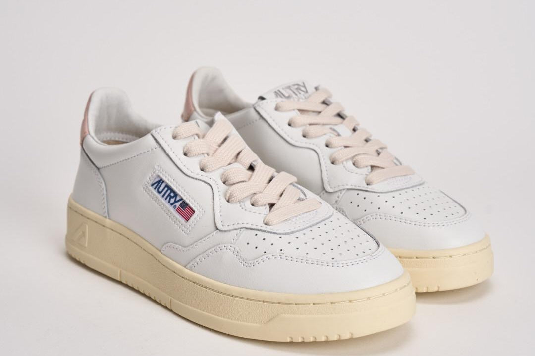 Sneakers Medalist Low donna bianca e rosa. AULW LL16 AUTRY 