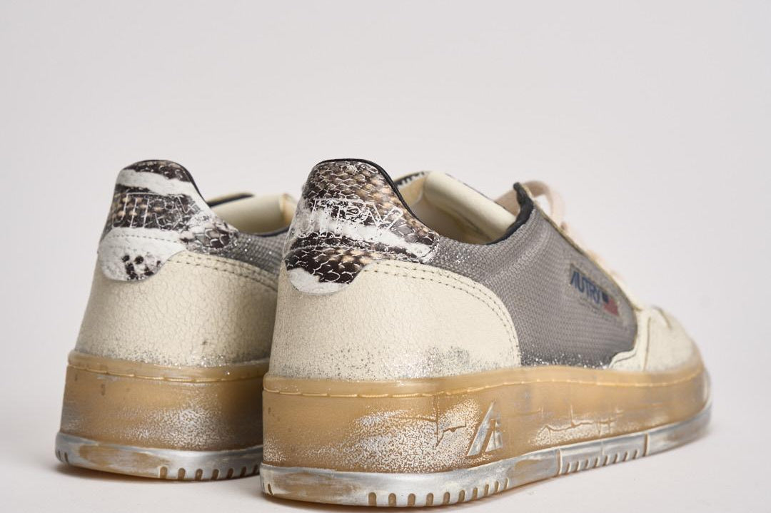 Sneakers donna Medalist Low Super Vintage bianco e argento AVLW ME01 AUTRY 