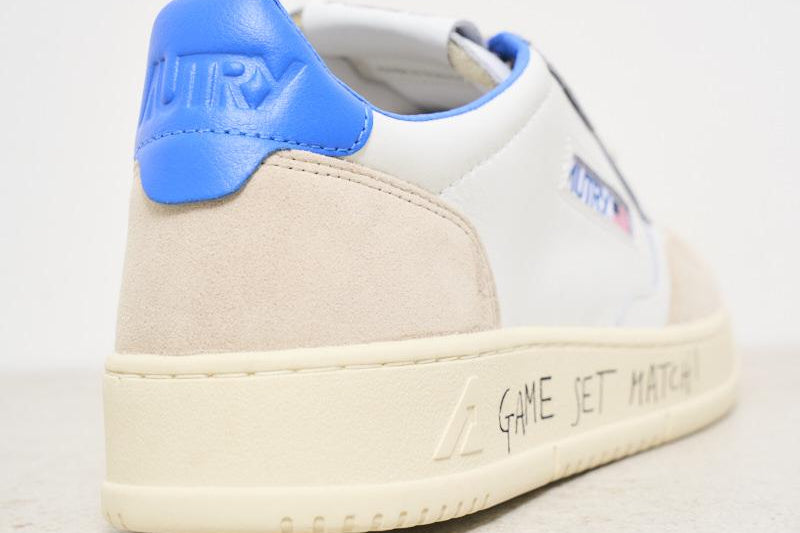 Sneakers uomo Medalist in suede e pelle con scritta laterale AULM MA06 AUTRY 