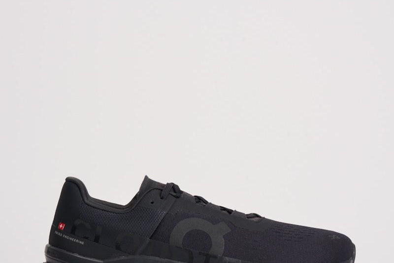 Sneakers On Cloudmonster uomo MONSTER ALL BLACK ON RUNNING 