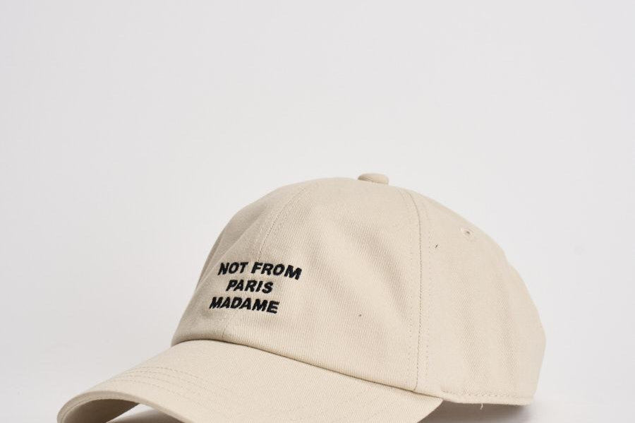 Cappellino uomo beige con ricamo CP151 CO138MT DROLE DE MONSIEUR 