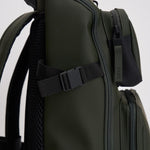 Zaino verde impermeabile 14330 03 RAINS 