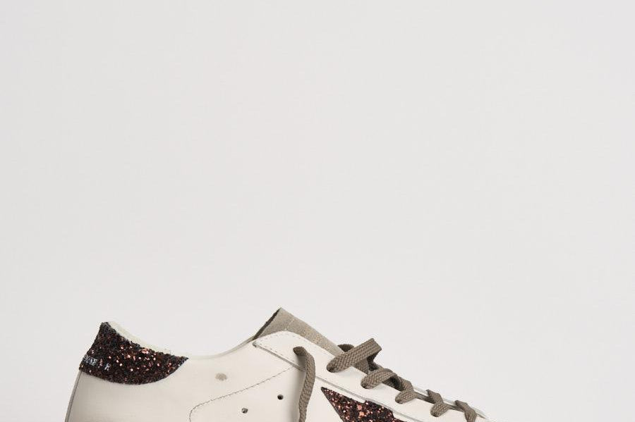 Sneakers donna Super Star bianche e glitter marroni GWF00101 F00812212386 GOLDEN GOOSE 