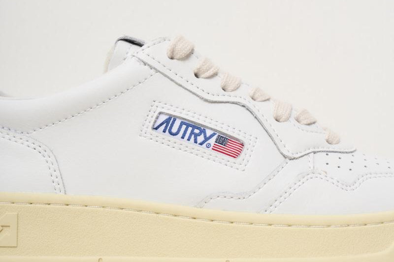 Sneakers donna medalist low AULW LL15 AUTRY 