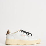 Sneakers donna Medalist Low bianca e leopardata AULW OC02 AUTRY 