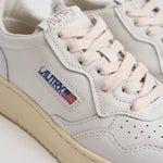 Sneakers donna medalist low in pelle bianca AULW LL15 AUTRY 