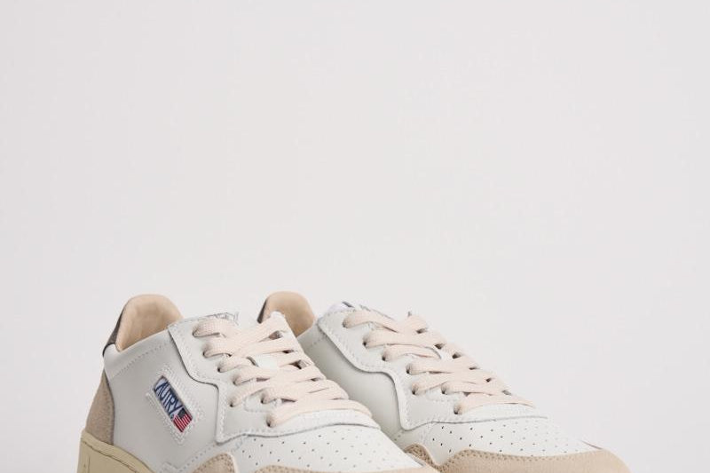 Sneakers uomo Medalist low in suede beige e grigio AULM LS01 AUTRY 
