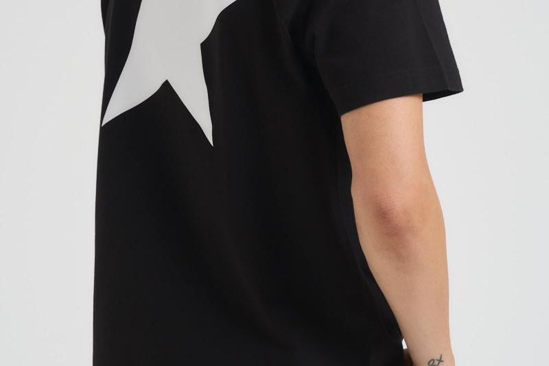 T-shirt uomo con stampa nera GMP01220 P00087980203 GOLDEN GOOSE 