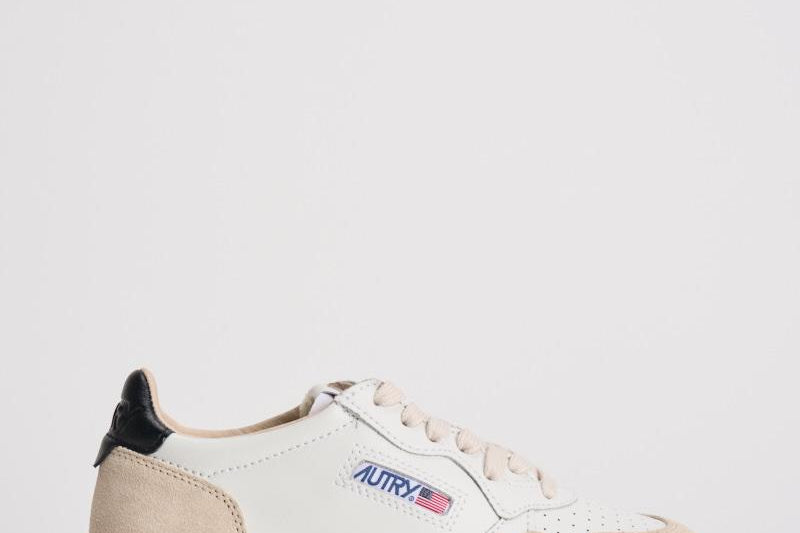 Sneakers donna medalist low in suede e nera AULW LS21 AUTRY 