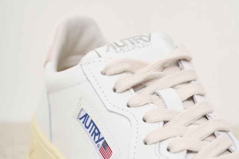 Sneakers donna medalist low AULW LL16 AUTRY 