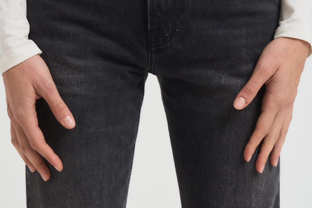 Jeans donna gamba dritta in denim nero STAR BLACKWASH HAIKURE 