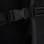 Zaino nero impermeabile uomo 13320 01 RAINS 