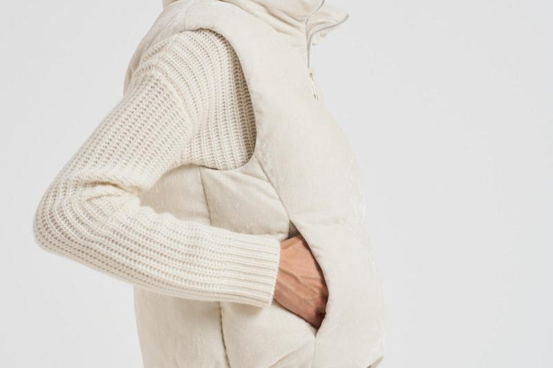 Piumino smanicato in velluto panna PI00157DR 1985 HERNO 