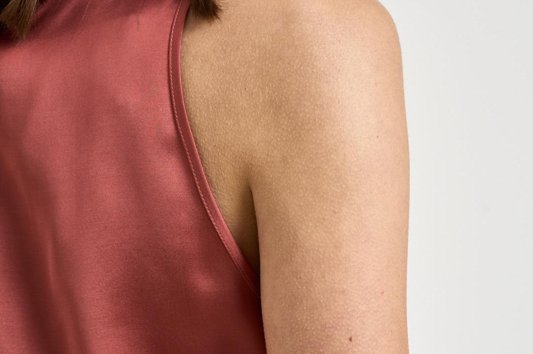 Top donna in raso rosso mattone A08481 06638124 PESERICO 