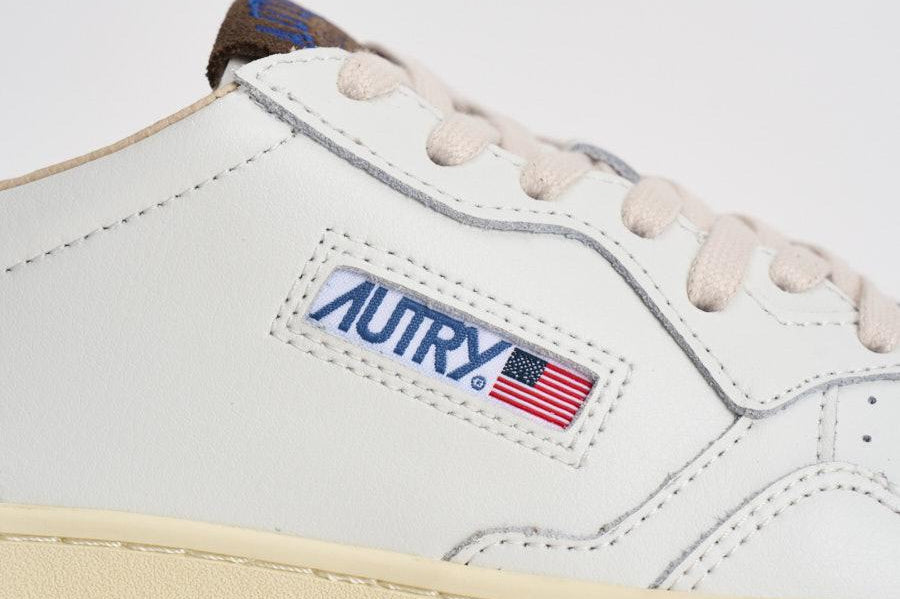 Sneakers uomo Medalist Low bianca e marrone AULM HJ03 AUTRY 