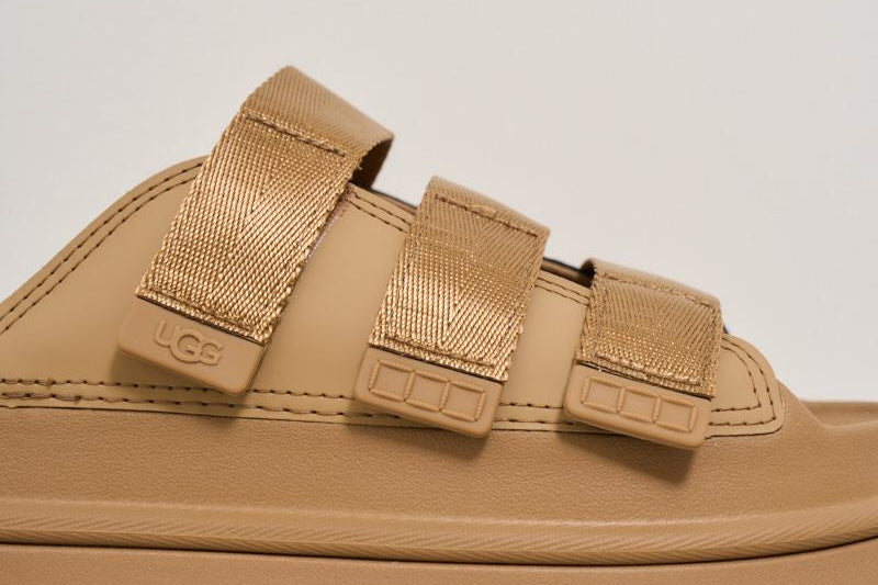 Sandalo donna Goldenglow Slide cammello 1167430 DARK SAND UGG 