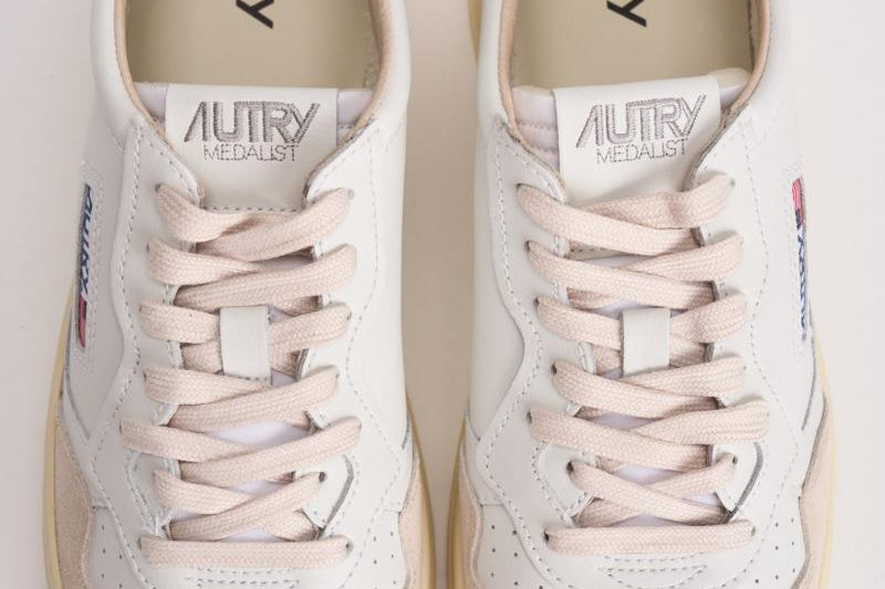 Sneakers uomo Medalist low in suede beige e caramello AULM LS02 AUTRY 