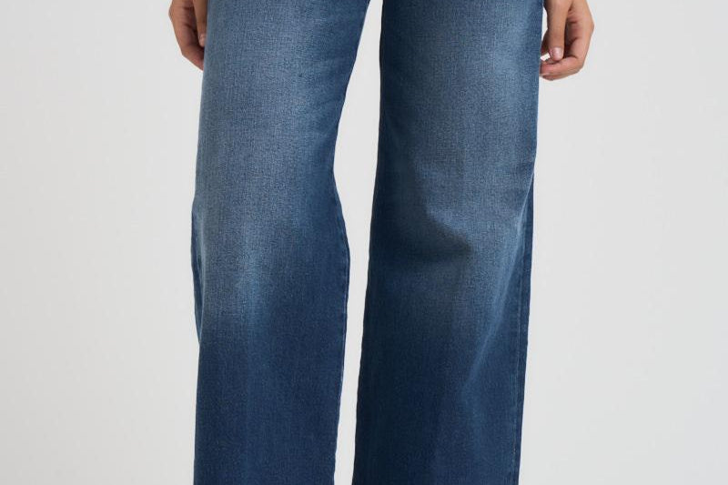 Jeans donna D-Akemi in denim scuro A03624 09L2101 DIESEL 