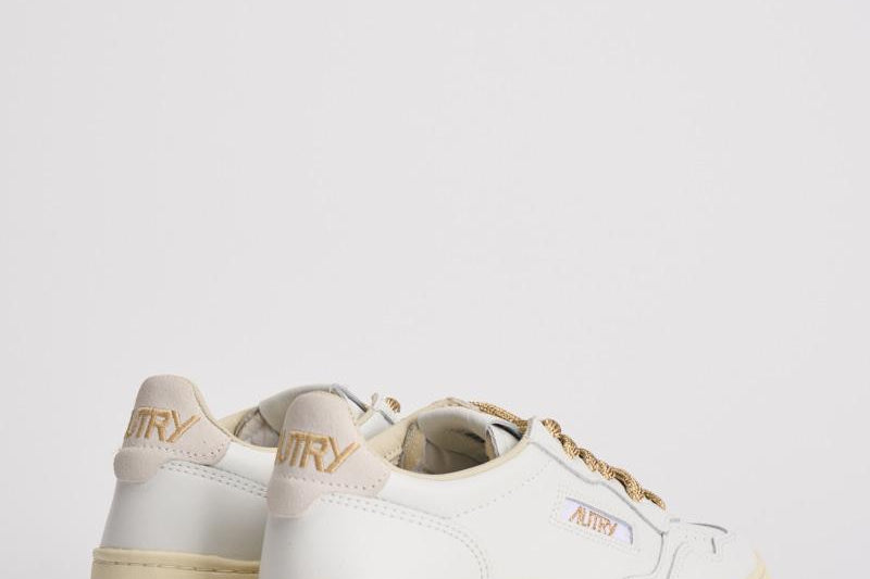 Sneakers donna Medalist Low panna e oro AULW SW01 AUTRY 