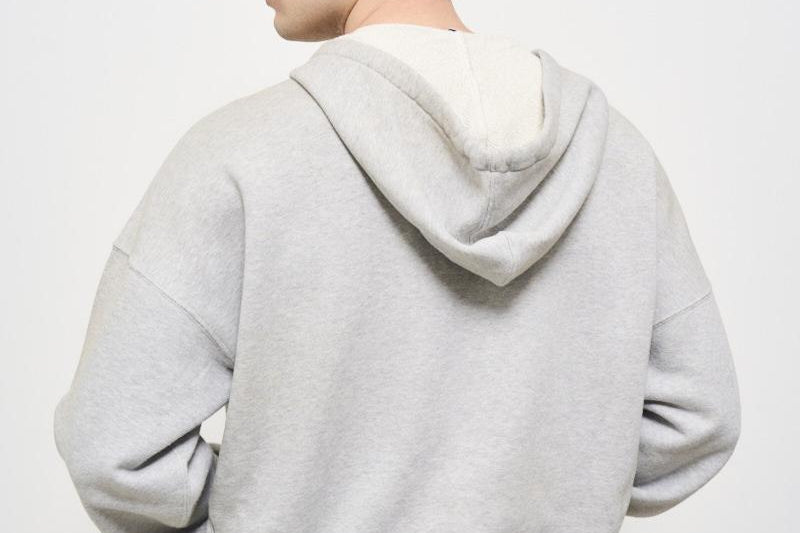Felpa uomo con cappuccio grigia GUP02170 P00186160583 GOLDEN GOOSE 