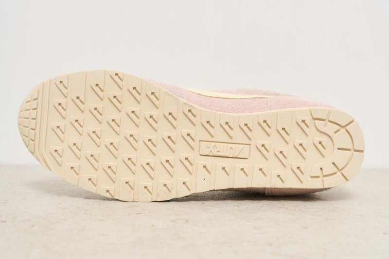 Sneakers donna Windspin in suede rosa SLWU B11 AUTRY 