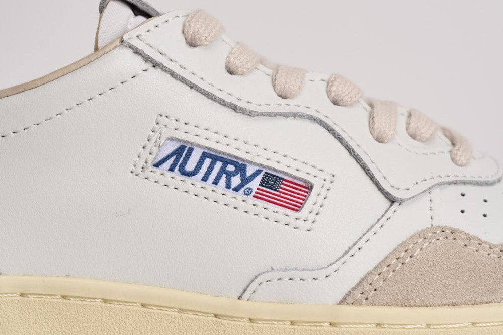 Sneakers donna Medalist Low celeste AULW LS12 AUTRY 