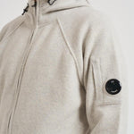 Felpa uomo con cappuccio in lana grigio chiaro MKN057A 110149AM13 CP COMPANY 