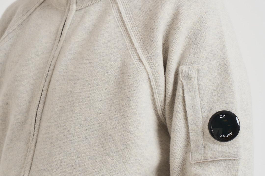Felpa uomo con cappuccio in lana grigio chiaro MKN057A 110149AM13 CP COMPANY 