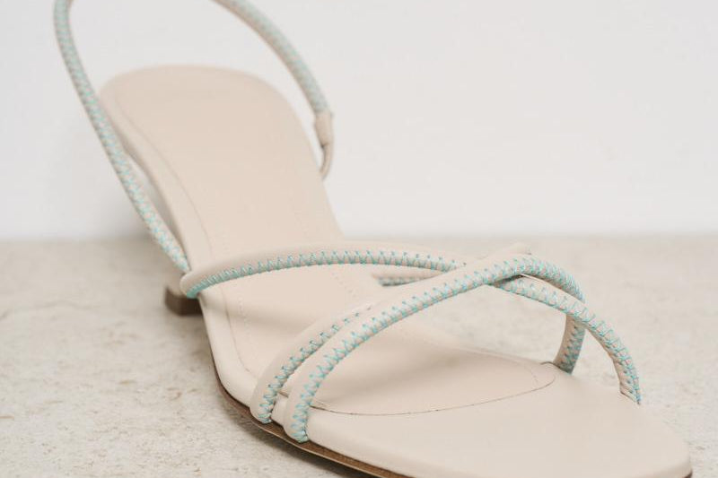 Sandalo donna beige con impunture verdi MERYL MILK 3JUIN 