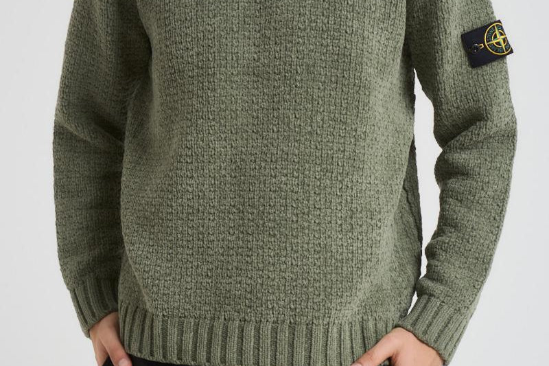 Maglia uomo Cotton Chenille verde militare 5100019 S00N5V0055 STONE ISLAND 