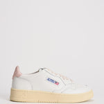 Sneakers donna medalist low in pelle bianca e rosa AULW LL16 AUTRY 