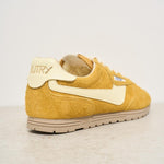 Sneakers donna Windspin in suede ocra SLWU B03 AUTRY 