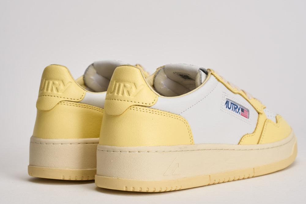 Sneakers donna Medalist gialla AULW WB63 AUTRY 