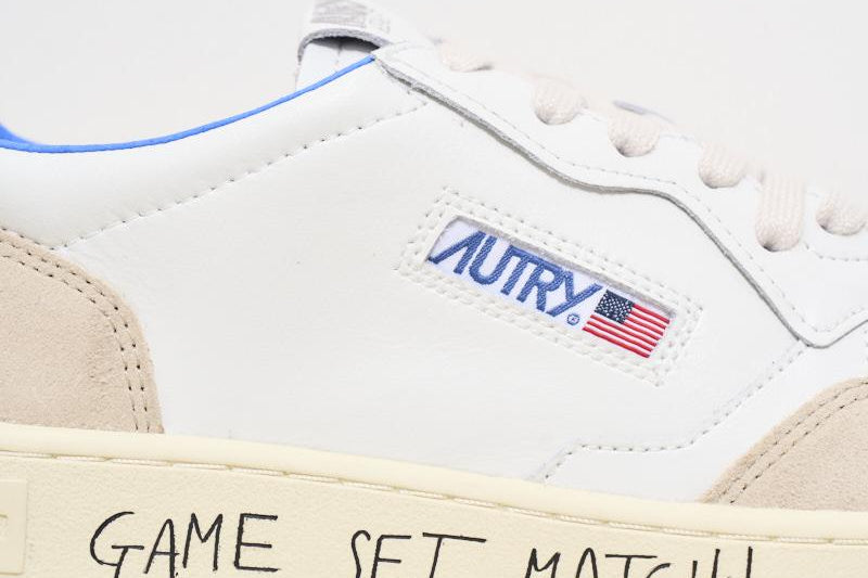 Sneakers uomo Medalist in suede e pelle con scritta laterale AULM MA06 AUTRY 