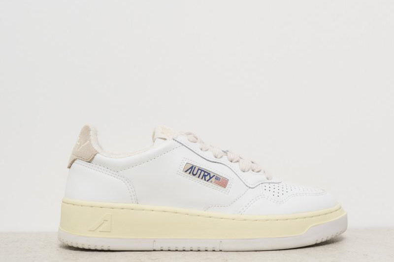 Sneakers donna Medalist bianca e beige AULW VS05 AUTRY 