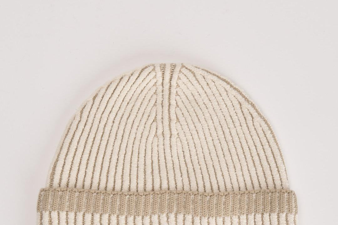 Cappello a costine vanisé avorio N100003 S00L8V0093 STONE ISLAND 